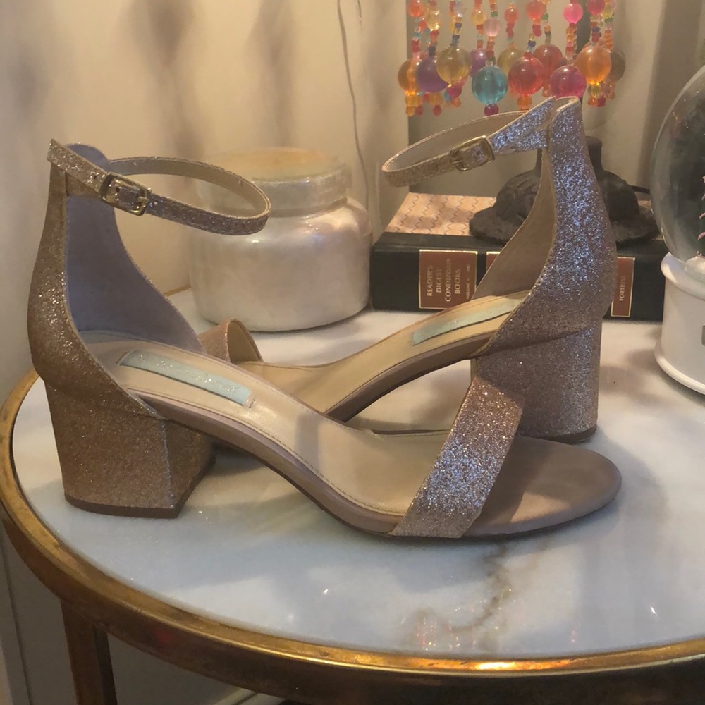 Blush “ betsey Johnson blue” pumps